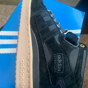 Mens addidas suede shoe
